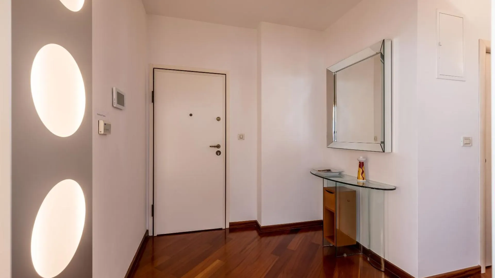 Luxury Apartment Zen Split