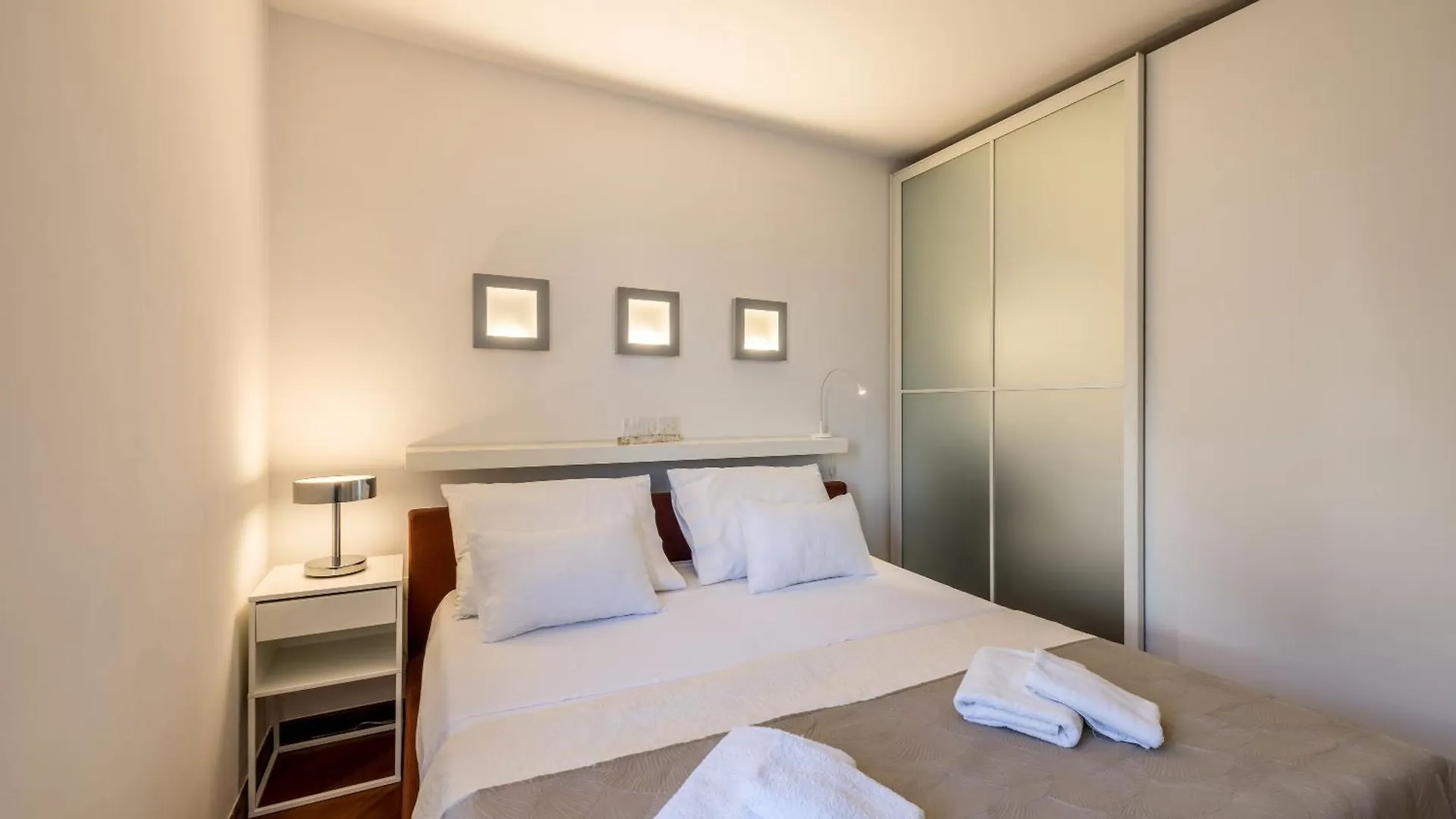 Luxury Apartment Zen Split