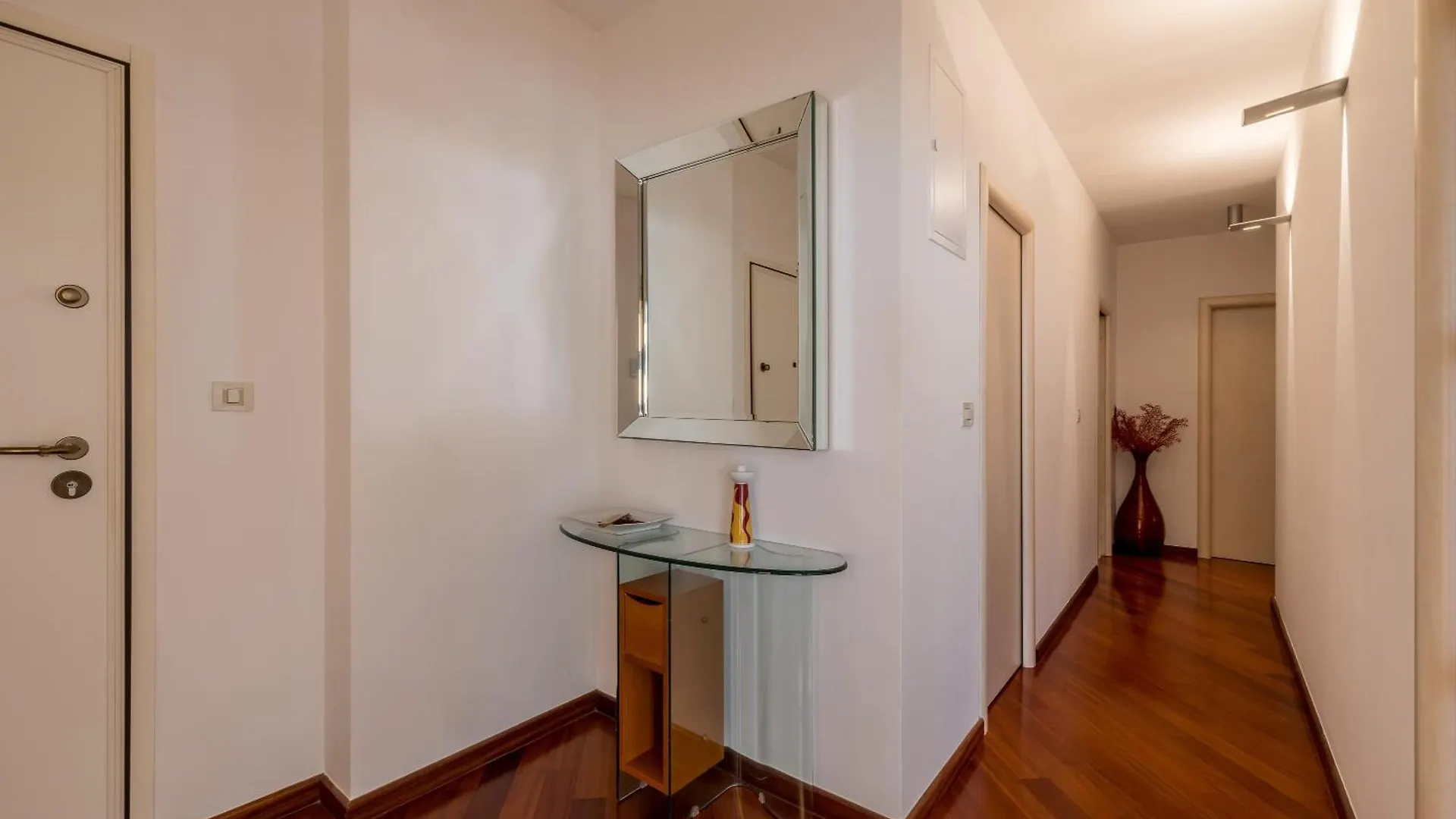 Luxury Apartment Zen Split