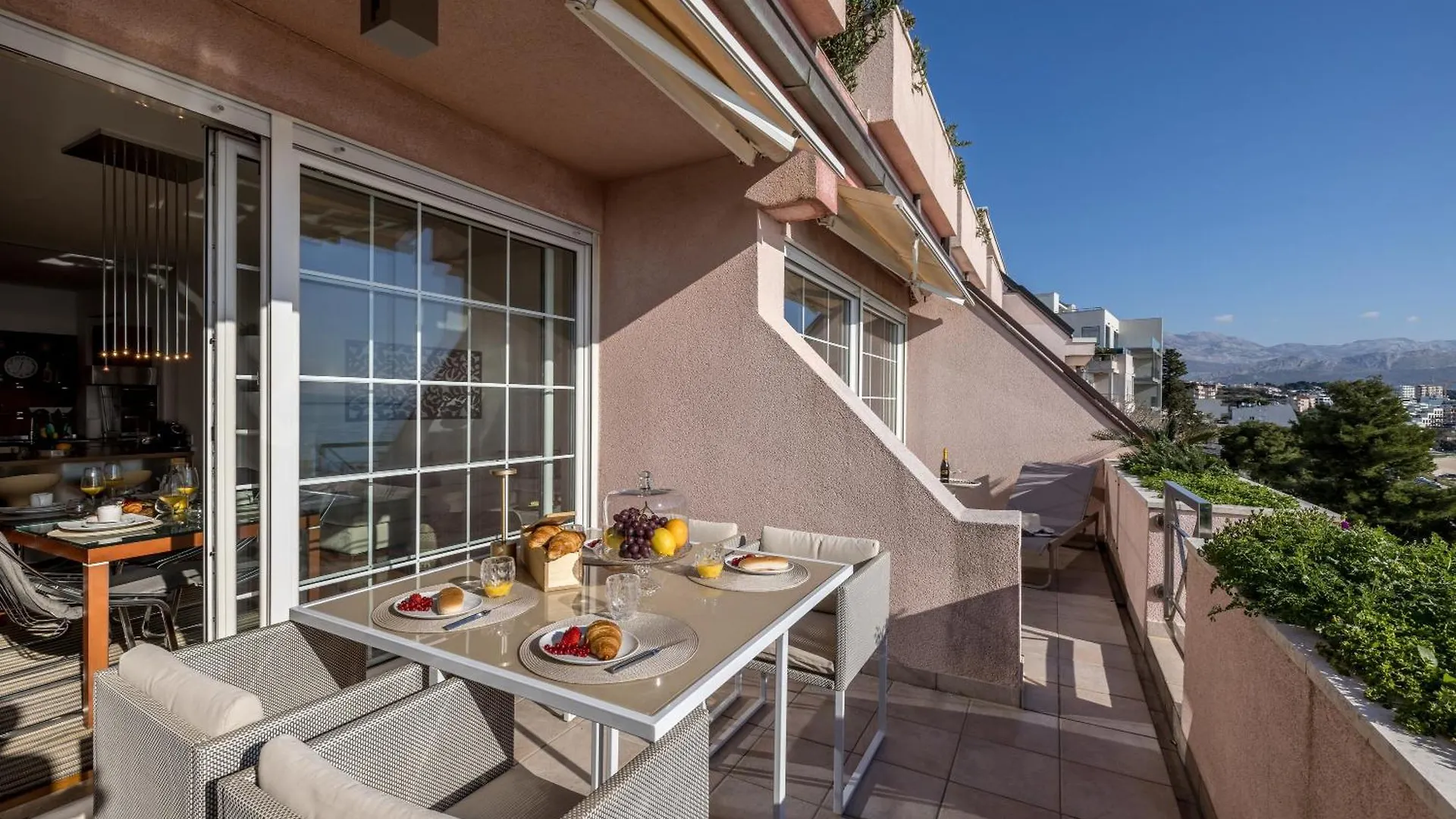 Luxury Apartment Zen Split