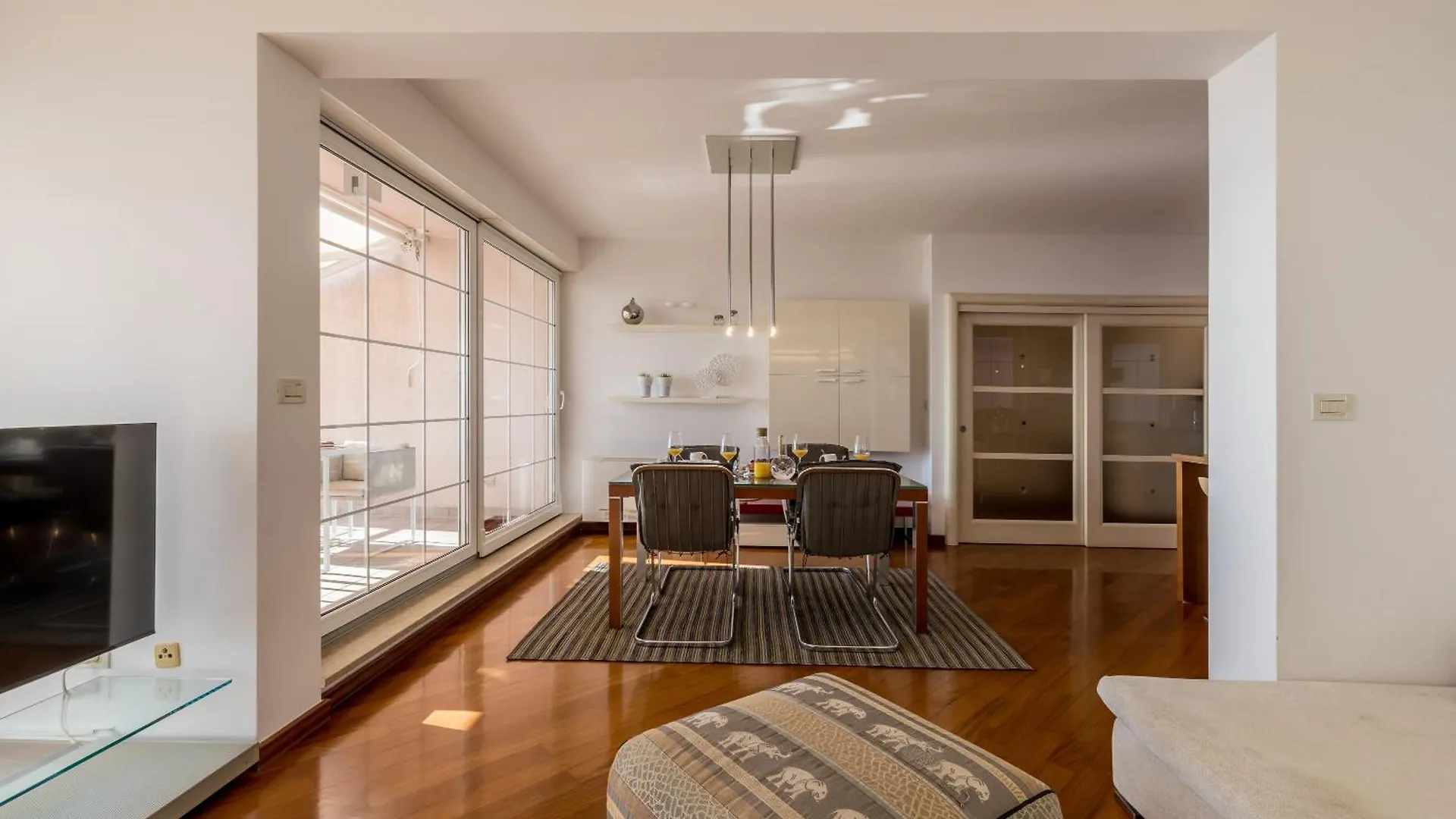 Luxury Apartment Zen Split